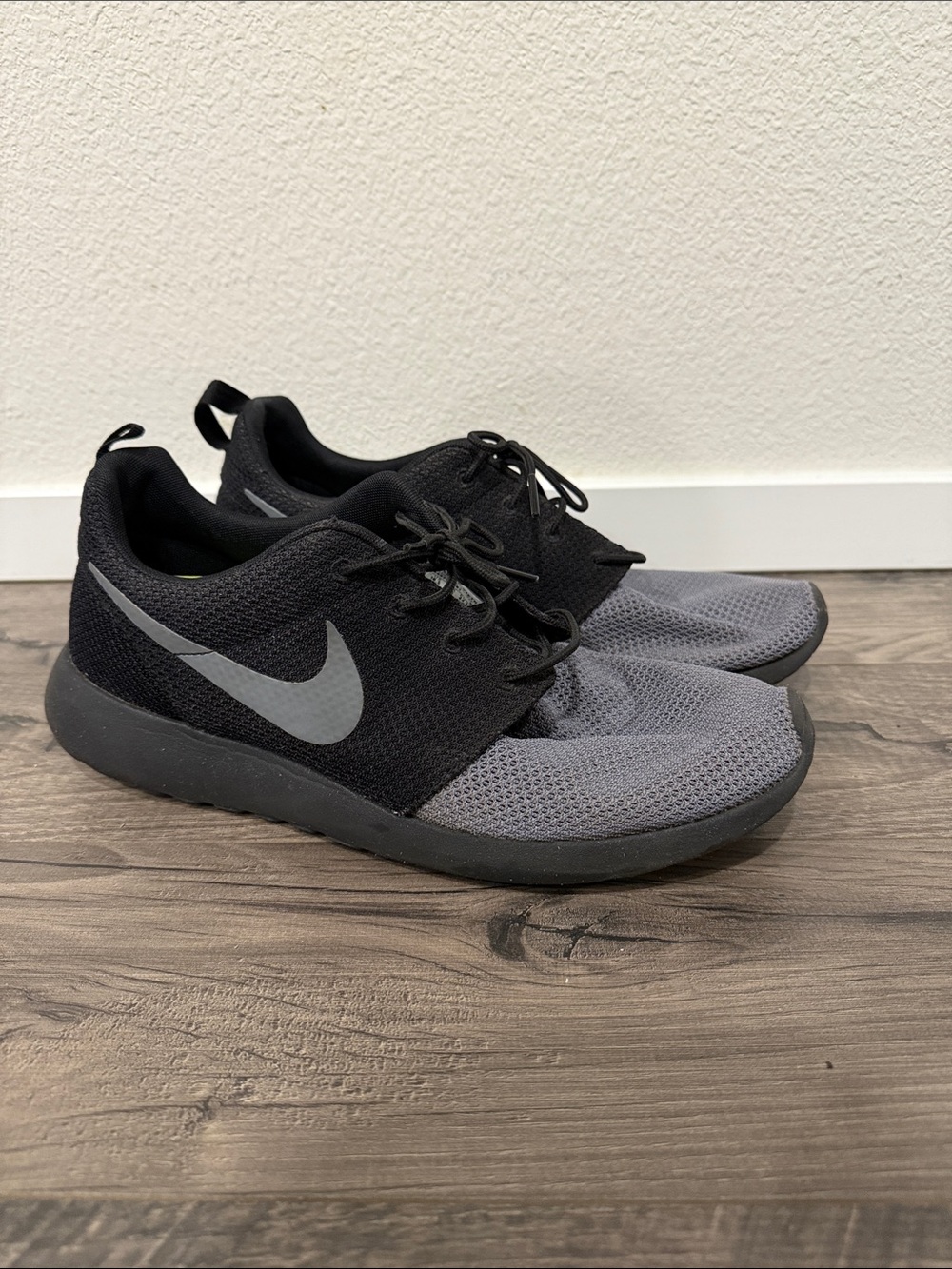 Custom Men's Nike Roshe ones